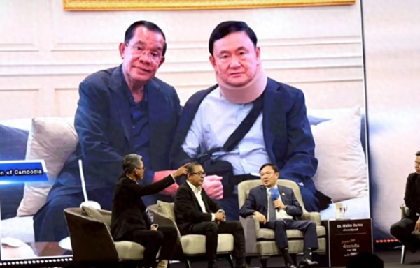 峪科配资 泰国3次变天, 他信出山对阵洪森, 不到24小时, 王毅外长拿到4个字
